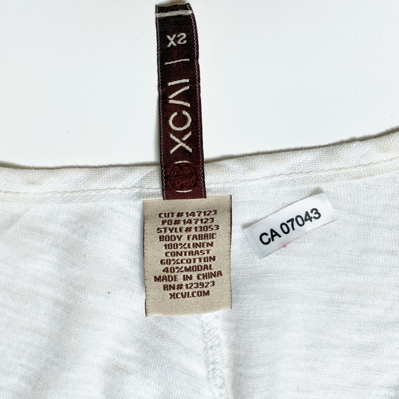 XCVI Linen Top with pockets - Picture 8 of 8